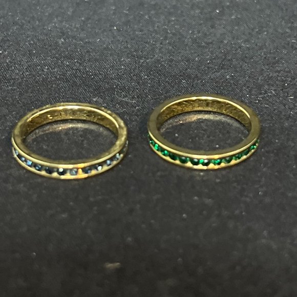 Pair Of Gold Tone And Rhinestone Band Rings Sz 7 (R300) - Picture 3 of 3